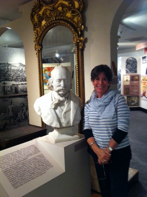 1 Abby Schwartz with bust of Rabbi Isaac Mayer Wise, founder of HUC